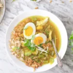 soto ayam Soto Ajam (sopa de pollo indonesia)