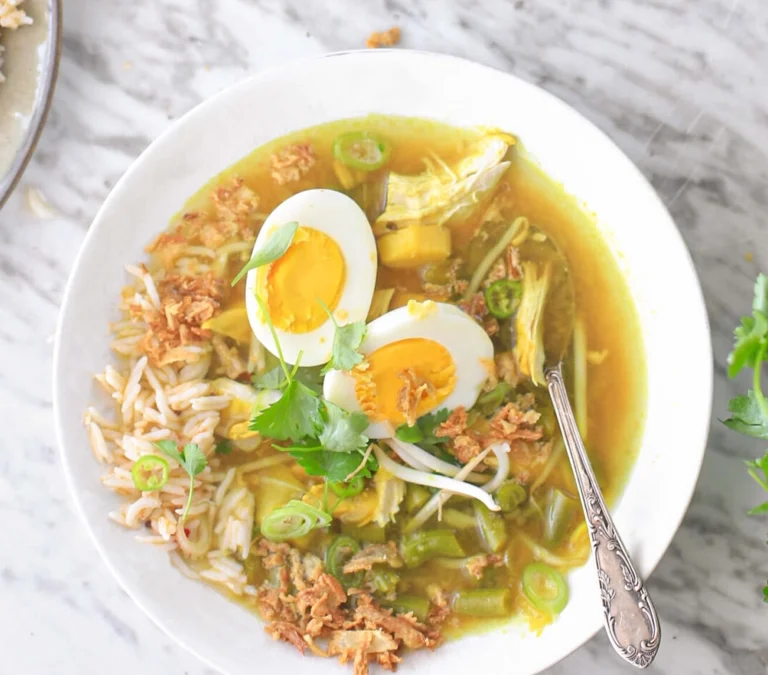 Soto Ajam (sopa de pollo indonesia)