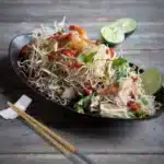 Krokante noedels, garnalen en krab Fideos crujientes, gambas y cangrejo